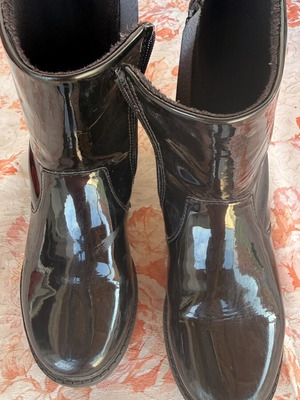 H&M girls' patent boots size 29, black
