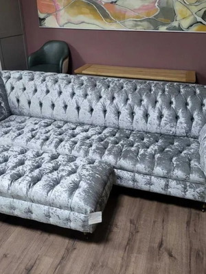 Μεγάλος γκρι καναπές Chesterfield από ύφασμα και σκαμπό καινούργια