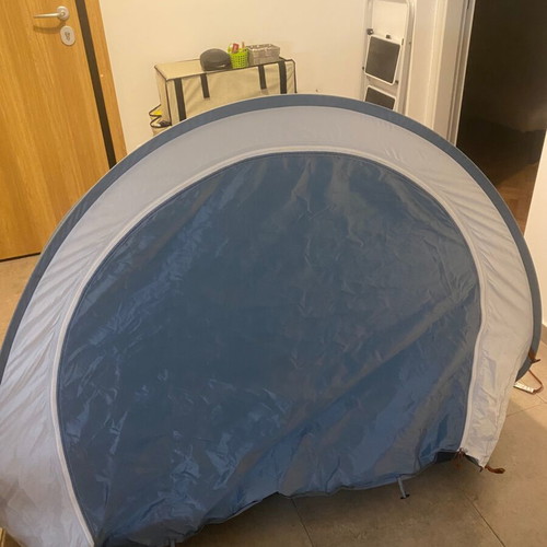 Quechua Tent like new, easy to use and convenient