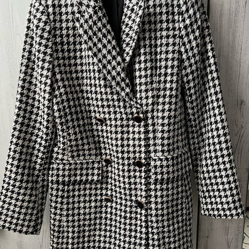 Stradivarius blazer like new, size S, black and white