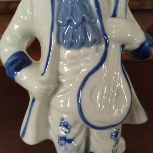 Vintage porcelain figurine musician troubadour 20cm like new