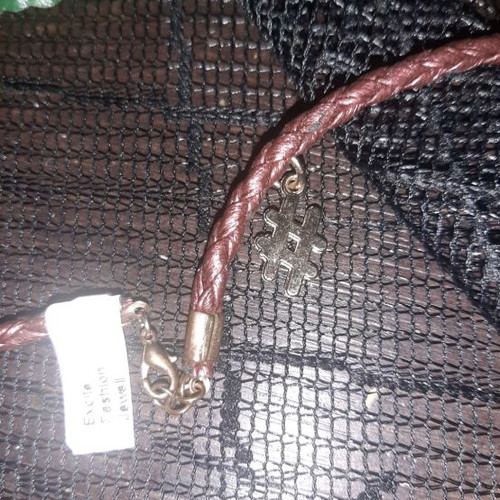 Knitted leather-type necklace burgundy new