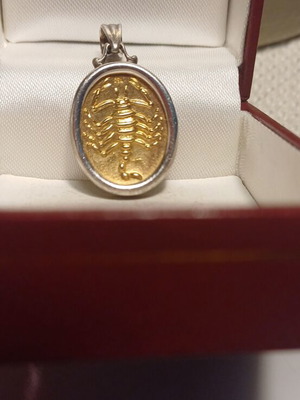 Lalaounis Scorpio Pendant necklace like new, gold and silver