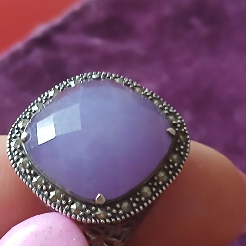 Ring with rare purple qade and marcasite in 925 silver, size 17.5mm, Spanish brand like new