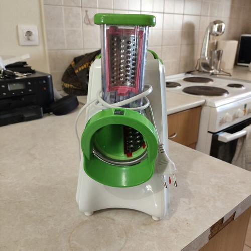 Severin multifunctional slicer with 5 stainless steel blades