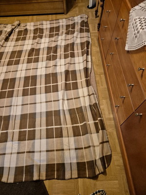 Thin machine blanket like new, light brown