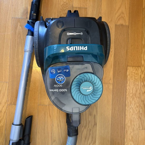 Philips Power Cyclone 7 Series 5000 Vacuum Cleaner 900W with Carpet, Pet and Floor Nozzles