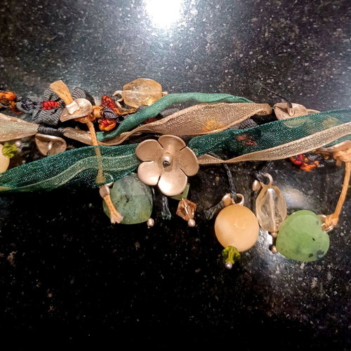 Beaded necklace with metal flowers new, handmade