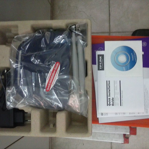 Modem Router TP-Link 300 Mbps ADSL2+ wireless like new