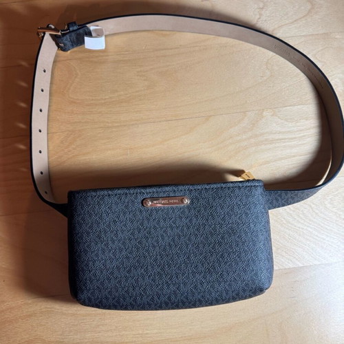 Michael Kors Fanny Pack belt bag like new