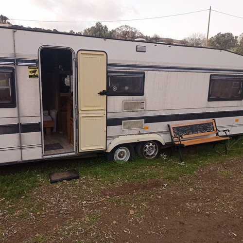 Hobby Prestige Caravan 9 Meters Fully Equipped in Excellent Condition