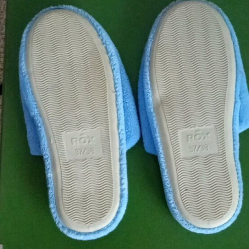 Winter house slippers like new
