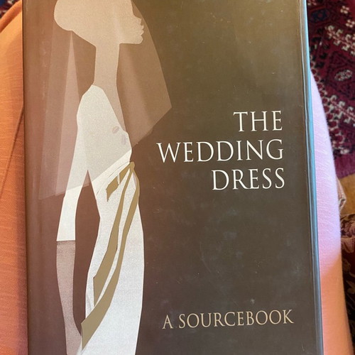 The Wedding Dress, a sourcebook book like new