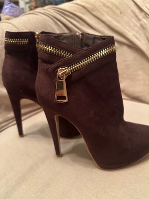 Fersini brown boots size 38 new, never worn