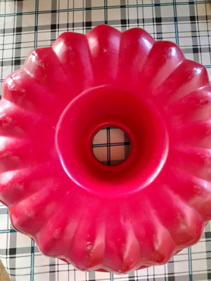 Cake mold used in very good condition