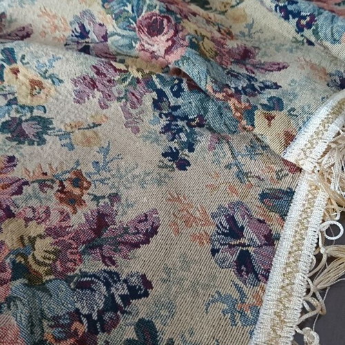 Tapestry table runner with fringes, 110×50 cm