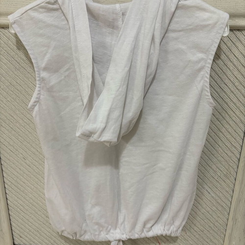 Cotton hooded t-shirt used for 10 years old