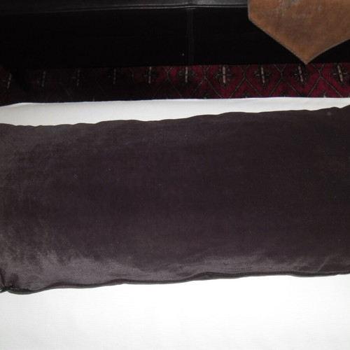 Decorative pillows like new, velvet brown and bird designs, set of 3