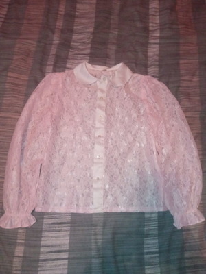 Pink lace shirt with round collar like new, size S