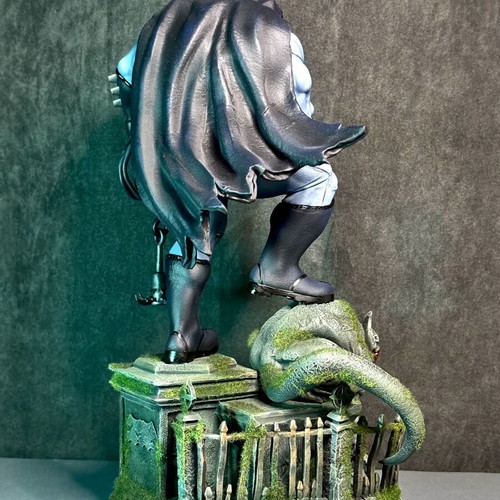 Batman statue from The Dark Knight Returns, like new, 1:9 scale