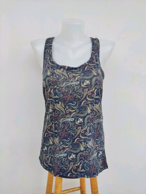 Printed tank top size L like new