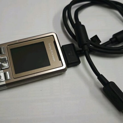 Sony Ericsson T280i mobile phone like new in very good condition with USB cable
