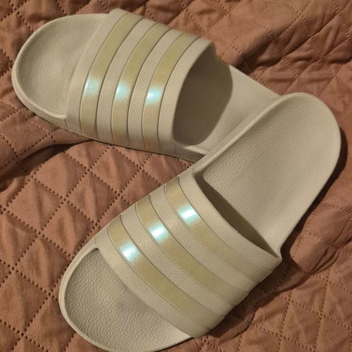 Adidas Adilette Comfort slides women's size 38, grey silver