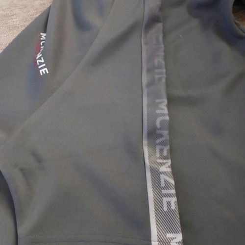 T-shirt McKenzie like new, gray, size 152 cm XS, boys 14 years