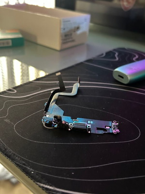 iPhone 13 Pro Lighting Port used with working microphone