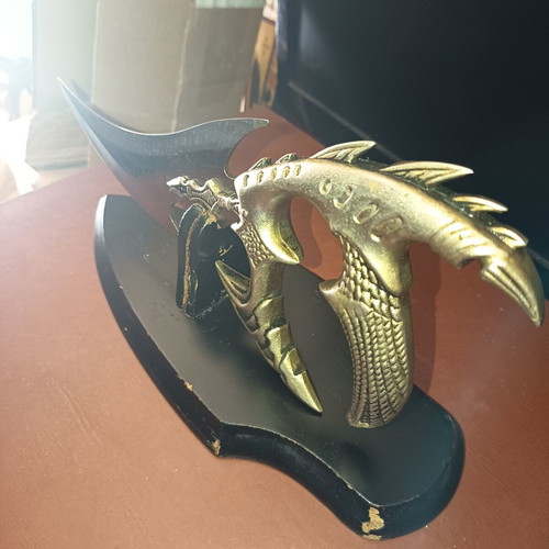 Alien decorative knife like new with eagle base