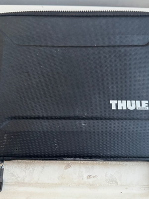 Калъф за лаптоп Thule Gauntlet 13" употребяван с износвания и драскотини