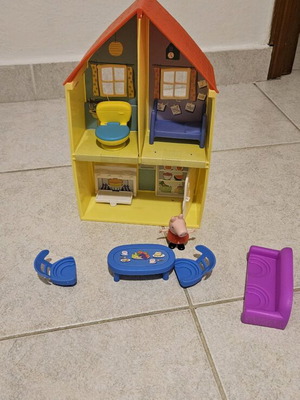 Hasbro Peppa Pig Family House miniature toy like new