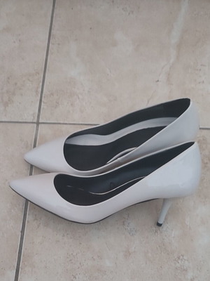 Zara nude glossy pumps size 39, new