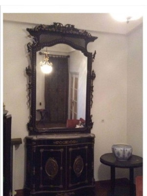 Dressing table used with mirror