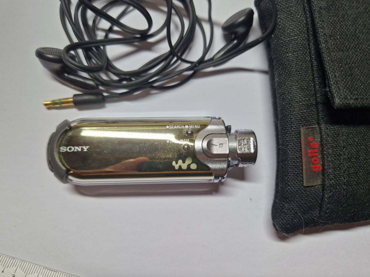 Sony Walkman NW-E507 vintage MP3/AM/FM… - € 250,00 - Vendora.cy