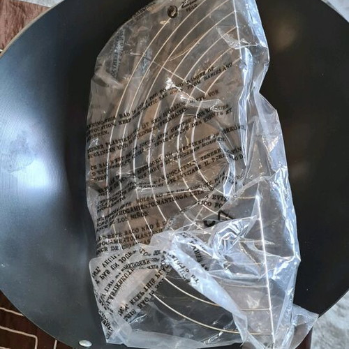 Wok pan new