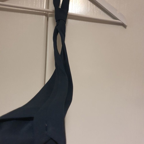 Tie very dark blue like new