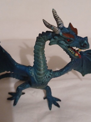 Dragon figure like new