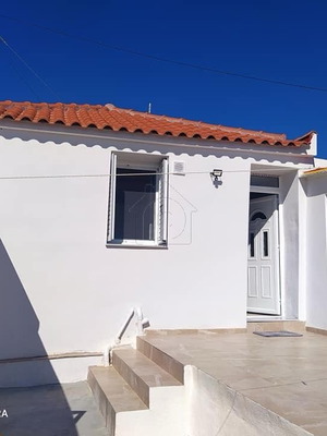 Μονοκατοικία 30 τ.μ. στη Σκάλα Μεσσηνίας με 2 οικόπεδα και έπιπλα