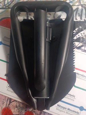 Folding shovel, two-in-one, convenient