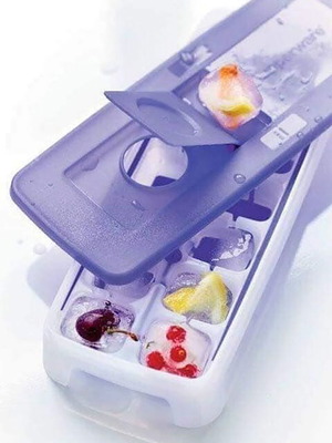 Tupperware ice tray for 14 large ice cubes