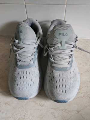 Fila Memory Born athletic shoes like new, gray, size 44