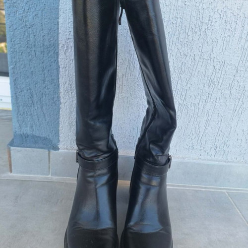 Women's black boots like new, size 36