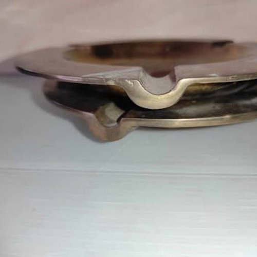 Solid brass ashtrays like new, set of 2 pieces