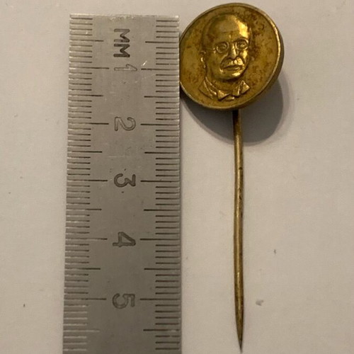 Metaxas 28 October 1940 gold-plated pin like new