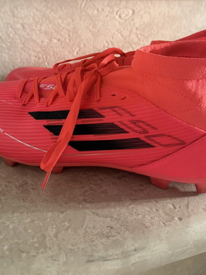 Adidas F50 League ποδοσφαιρικά παπούτσια σαν καινούργιο, νούμερο 45.5, κόκκινα
