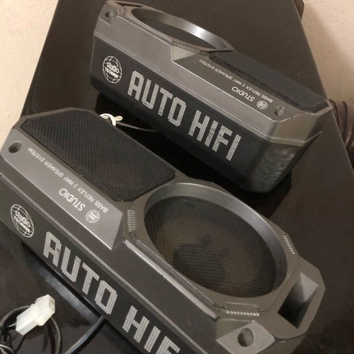 StudioTechnik 2x130w speakers used, bass reflex 3way system