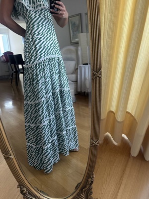 Zini Boutique dress like new, Spanish style with lace details, size S