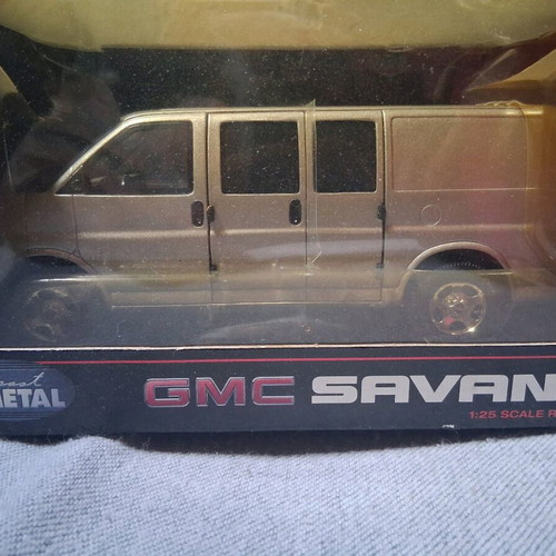 Metallic Toy Cars 1/24 Scale Mercedes 300SL, GMC Savana, London Taxi like new