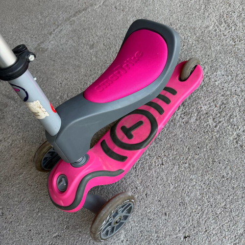 Smart Trike children's scooter like new with seat, fuchsia color